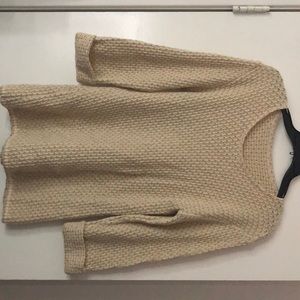 Mid sleeve sweater